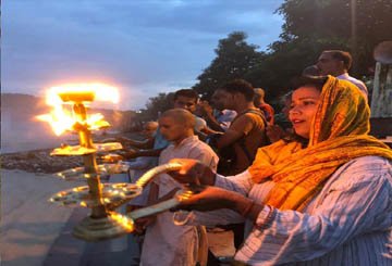 women performing arti intangible heritage Maha Kumbh mela Prayagraj